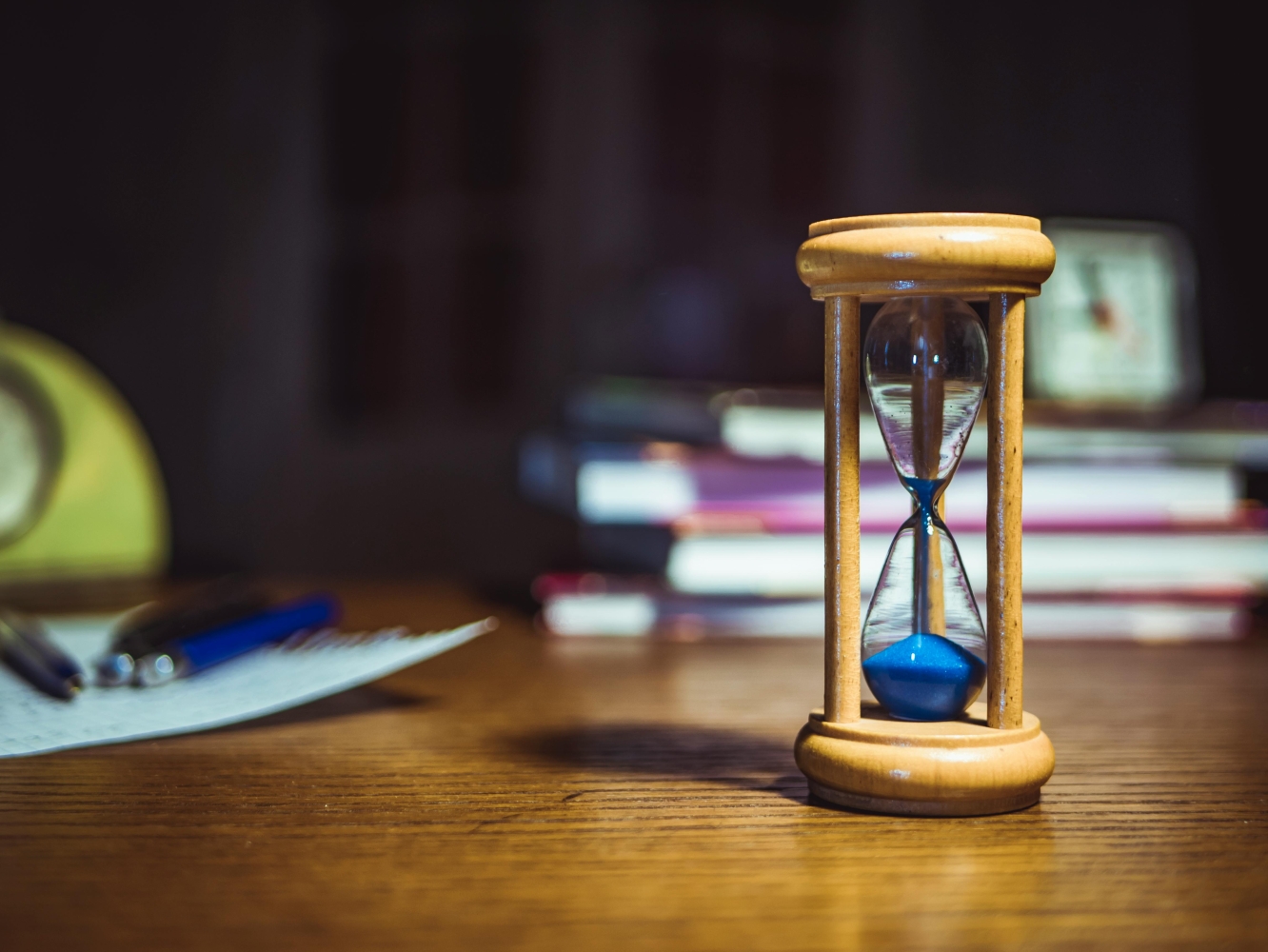 Respect du délai de recours : seule la date d’expédition compte, le cachet de la poste faisant foi